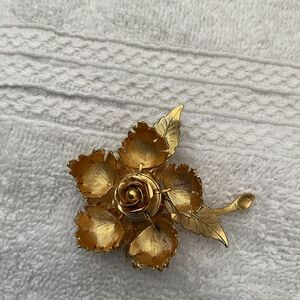 Warner Vintage Day To Night Gold Rose Floral Brooch  Sz 1.5 X 1.5